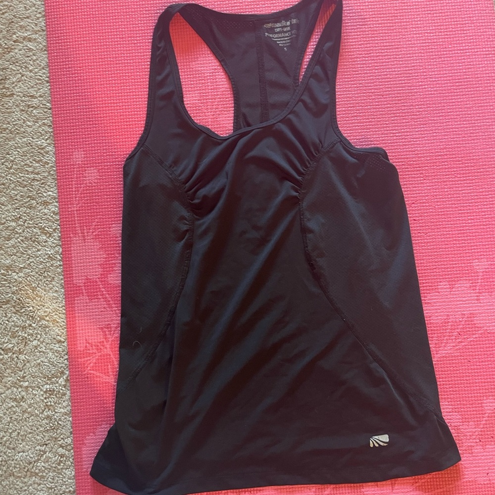 Black running top